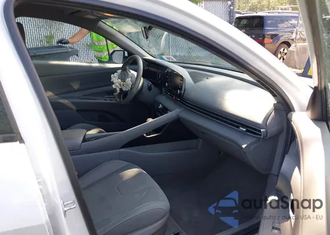 2022 Hyundai Elantra Sel z USA, uszkodzony, nr VIN 5NPLS4AG4NH054812